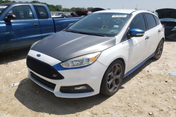 фото Ford Focus ST