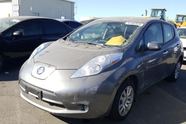 фото Nissan Leaf S