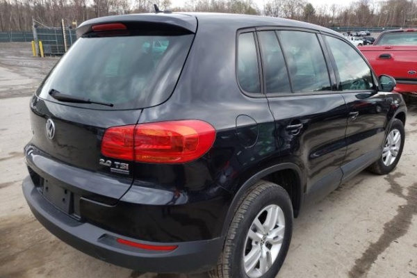 фото Volkswagen Tiguan S