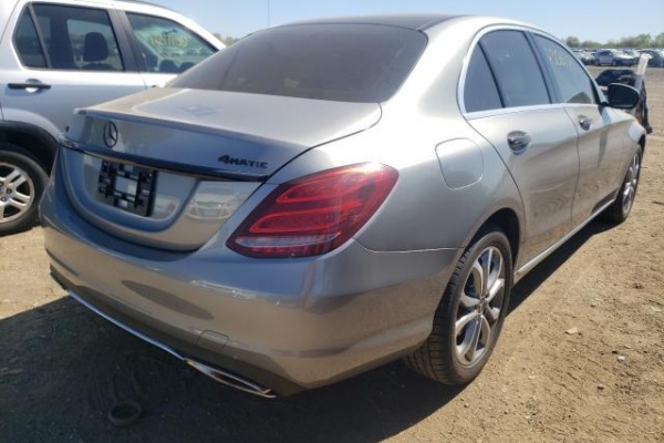 фото Mercedes-Benz C 300 4MATIC