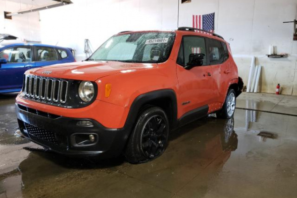 фото JEEP RENEGADE LATITUDE