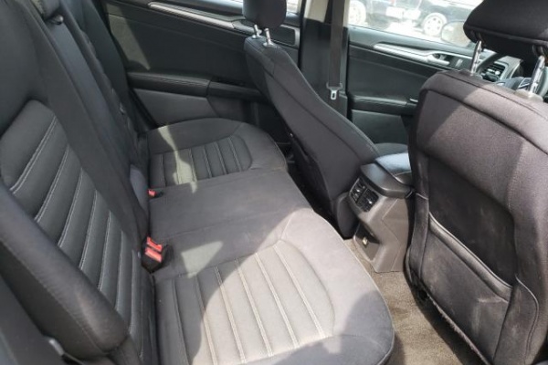 фото Ford Fusion SE