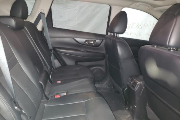 фото Nissan ROGUE S