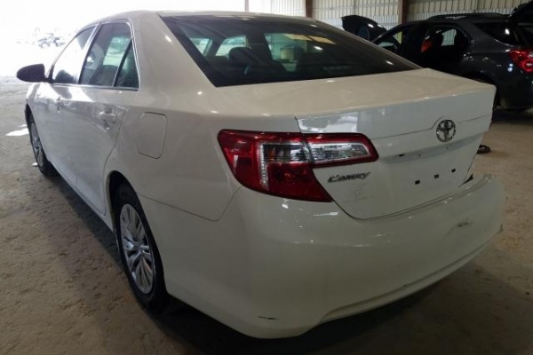 фото Toyota Camry L