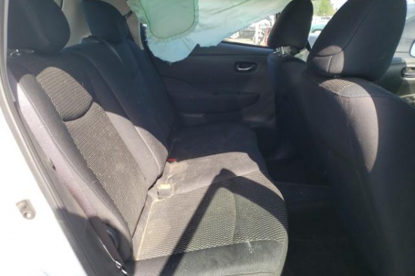 фото Nissan Leaf S