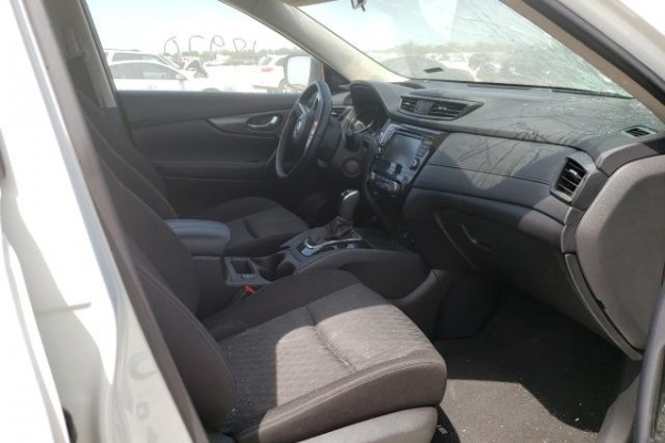 фото Nissan ROGUE S