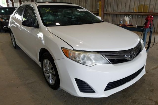 фото Toyota Camry L
