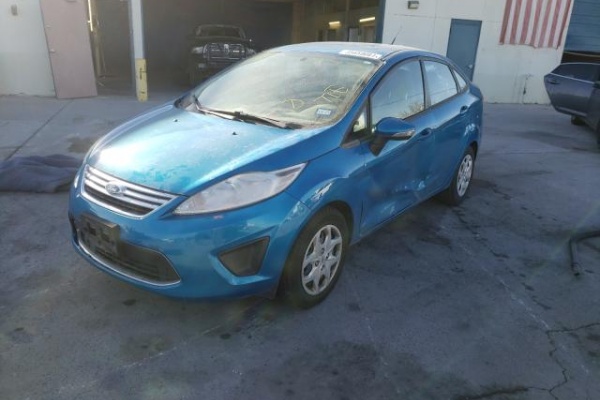 фото Ford Fiesta SE