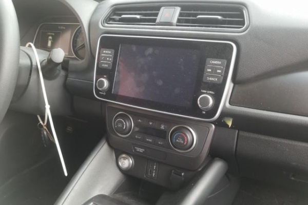 фото Nissan Leaf S