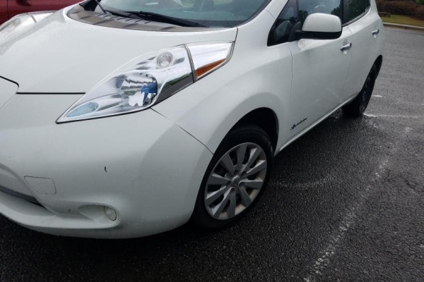 фото Nissan Leaf S