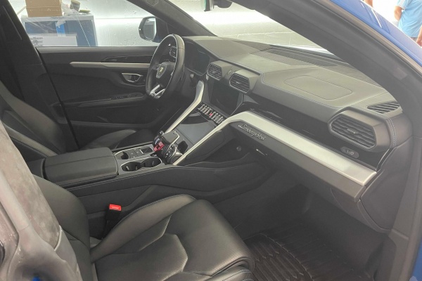 фото Lamborghini URUS