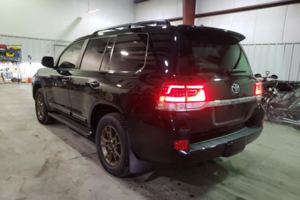 фото TOYOTA LAND CRUISER PRADO