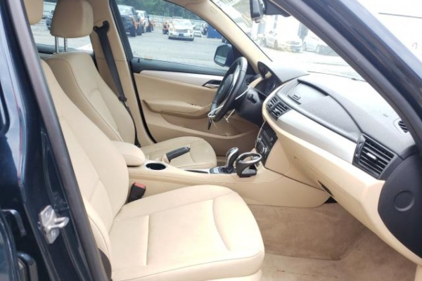 фото BMW X1 SDRIVE28I