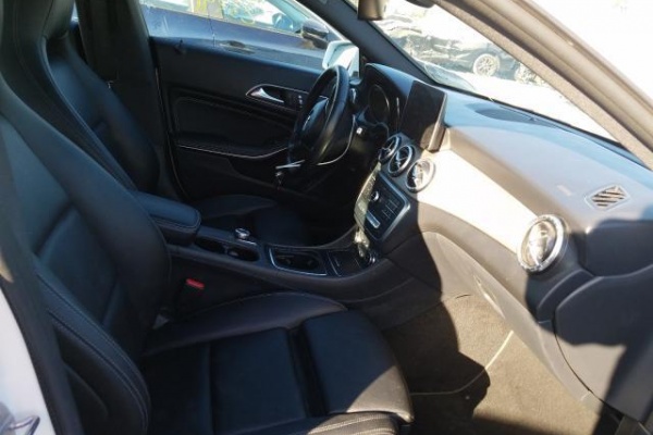 фото Mersedes-Benz GLA 250