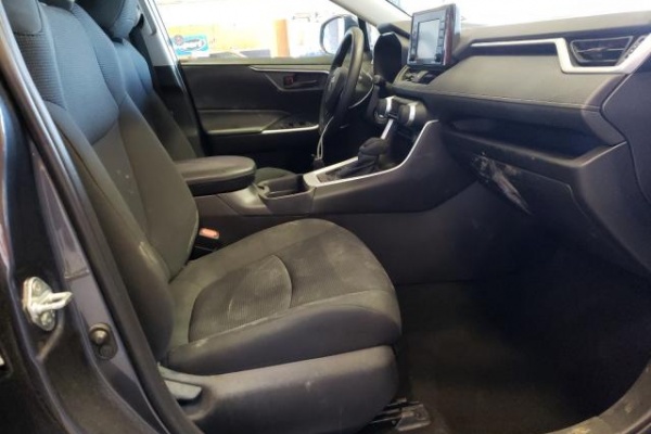 фото Toyota RAV4 LE