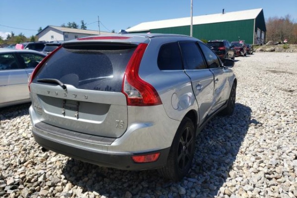 фото Volvo XC60 T6