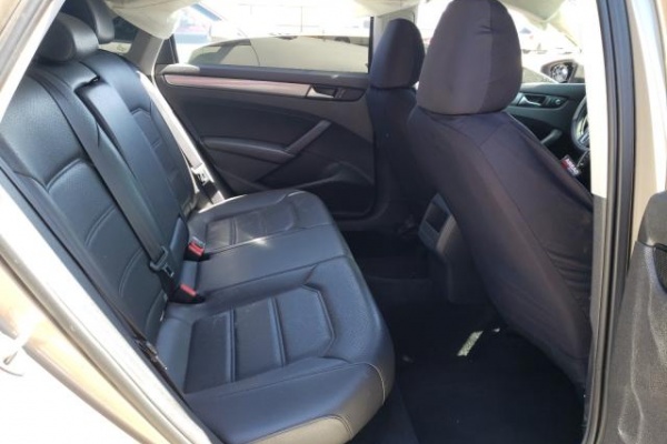 фото Volkswagen Passat S