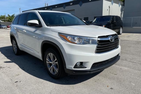 фото Toyota HIGHLANDER LE