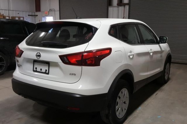 фото Nissan Rogue SPORT S
