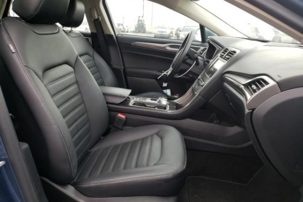 фото Ford Fusion TITANIUM PHEV