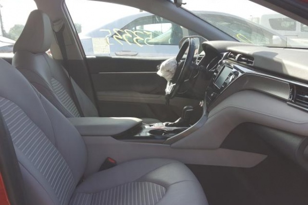 фото Toyota Camry HYBRID