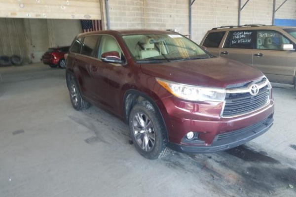 фото Toyota HIGHLANDER HYBRID LE