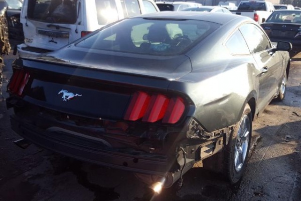 фото Ford Mustang