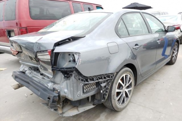 фото Volkswagen Jetta SE