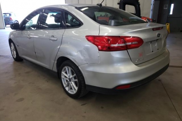 фото Ford Focus SE