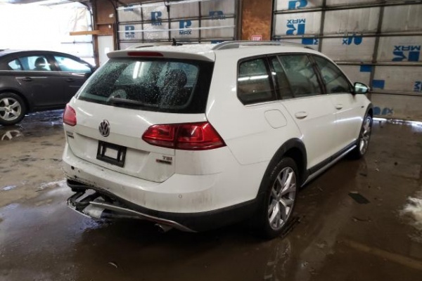 фото Volkswagen golf ALLTRACK S