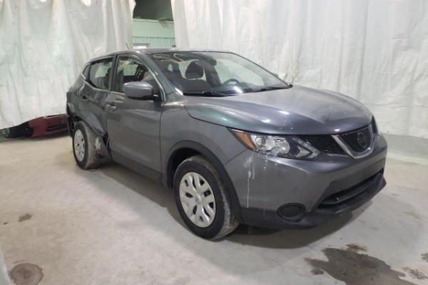 фото Nissan ROGUE SPORT S