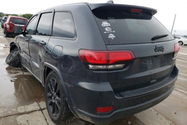 фото jeep GRAND CHEROKEE LAREDO