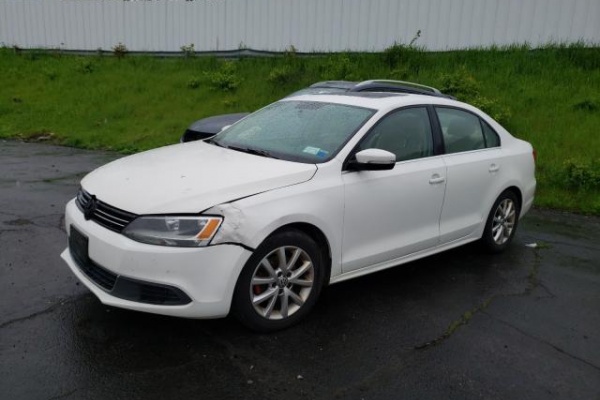 фото Volkswagen Jetta SE