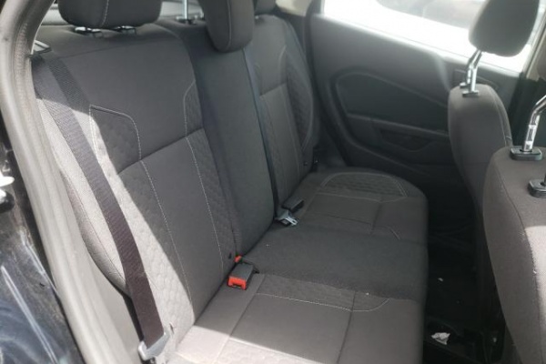 фото Ford Fiesta SE