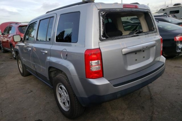 фото Jeep Patriot SPORT