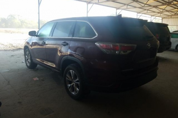 фото Toyota HIGHLANDER HYBRID LE