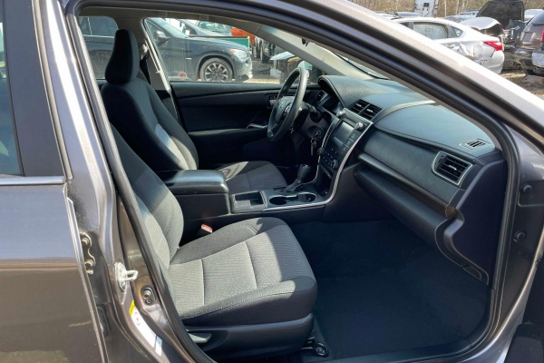 фото Toyota Camry LE