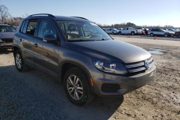 фото Volkswagen Tiguan S