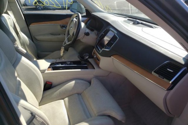 фото Volvo XC90 T6