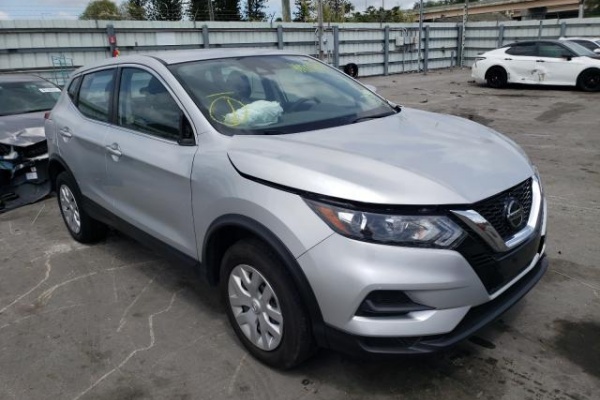 фото Nissan Rogue SPORT S