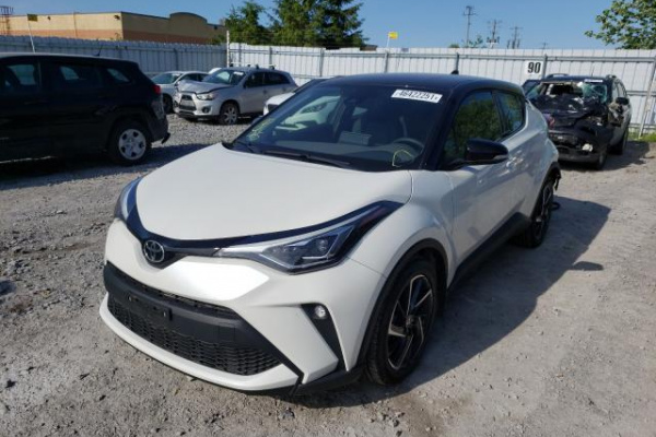 фото TOYOTA C-HR XLE