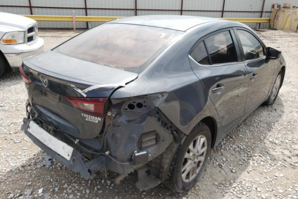 фото Mazda 3 TOURING