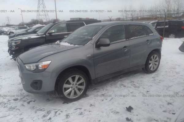 фото Mitsubishi Outlander SPORT ES