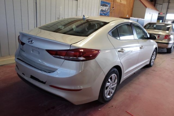 фото Hyundai Elantra SE