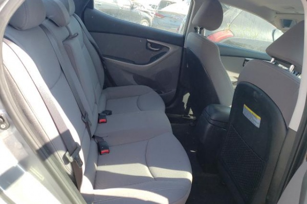 фото Hyundai Elantra SE