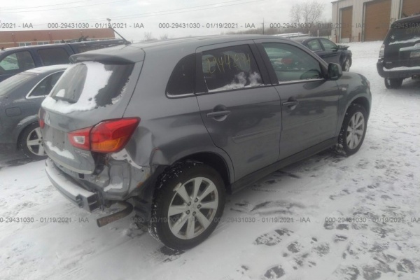 фото Mitsubishi Outlander SPORT ES