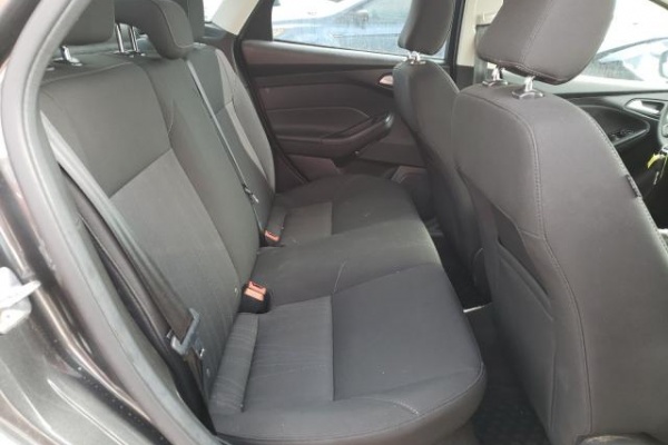 фото Ford Focus SE