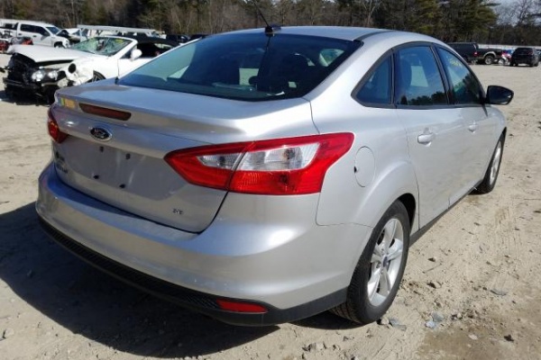 фото Ford Focus SE