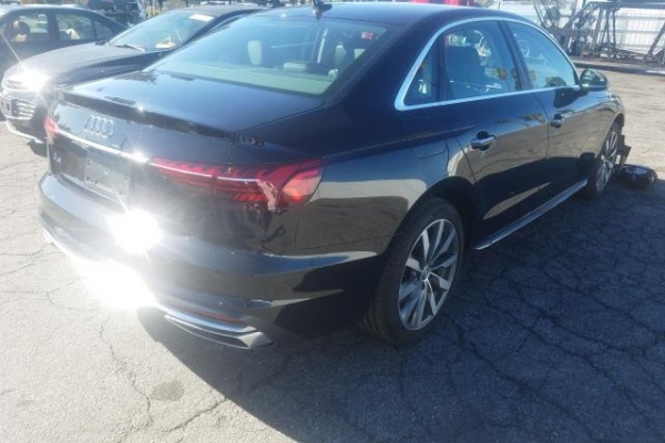 фото Audi A4 Premium