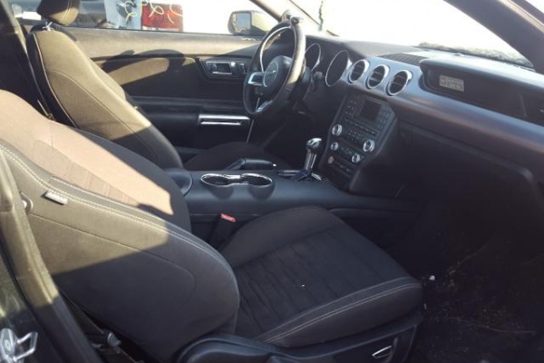 фото Ford Mustang